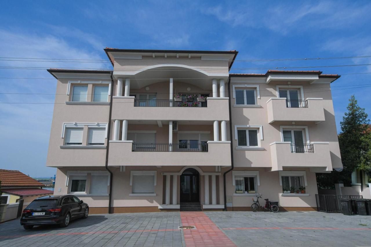 Apartment Plaza Kladovo Ngoại thất bức ảnh